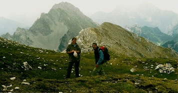 Foto: Wolfgang Dröthandl / Wandertour / Vom Bodental auf den Hochstuhl / Unterhalb des Hochstuhl - Gipfels - Blick Richtung Osten (Vertatscha, Steiner Alpen) / 16.05.2011 17:01:30
