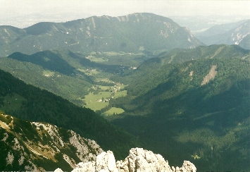 Foto: Wolfgang Dröthandl / Wandertour / Vom Bodental auf den Hochstuhl / Blick ins Bodental von der Bielschitza / 16.05.2011 17:04:52