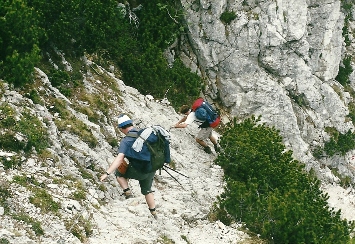 Foto: Wolfgang Dröthandl / Wandertour / Vom Bodental auf den Hochstuhl / Aufstieg zur Klagenfurter Hütte über den Stinzesteig, Sicherungen / 16.05.2011 17:07:48