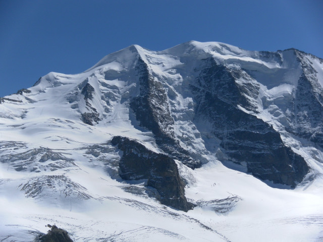Foto: Wolfgang Lauschensky / Wandertour / Piz Palü - Eisriese in der Berninagruppe (3905 m) / Piz Palü und sein Anstieg über den Vadret Pers (links) von der Diavolezza gesehen / 04.11.2013 20:21:43