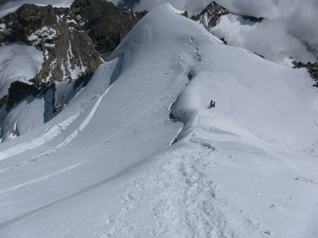 Foto: Wolfgang Lauschensky / Wandertour / Piz Palü - Eisriese in der Berninagruppe (3905 m) / Rückblick über den Ostgrat / 04.11.2013 20:19:36