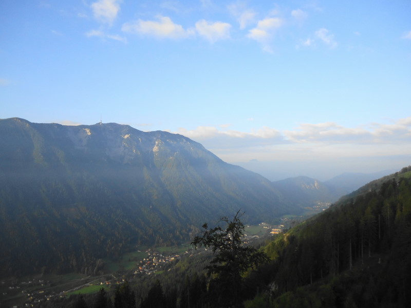 Foto: Günter Siegl / Wandertour / Dobratsch - Villacher Hausberg (2166m) / Dobratsch (Aufnahme vom Schwandnock) / 24.10.2016 21:47:09