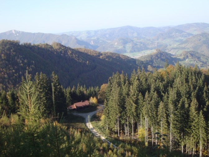 Foto: Wolfgang Dröthandl / Wandertour / Über die Ennser Hütte auf den Almkogel / abendlicher Blick Richtung Großraming / 16.10.2018 14:35:31