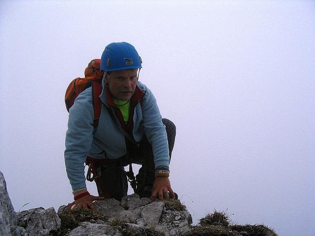 Foto: Andreas Koller / Klettersteigtour / Hochturm - Nordflankensteig (2088 m) / Am Grat mit Stellen I / 18.09.2007 01:19:01