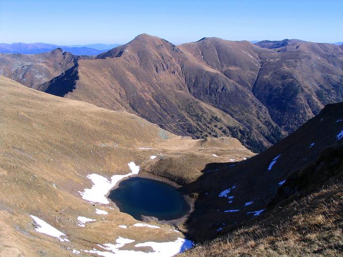 Foto: Andreas Koller / Wandertour / Aus dem Schöttlgraben auf den Hohenwart (2363m) / Blick über den Wildsee zum Großen Hansl (2315 m) / 17.10.2007 02:20:35