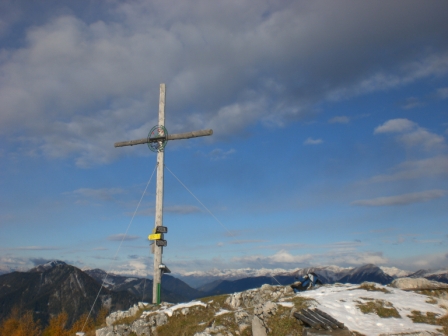 Foto: dobratsch11 / Wander Tour / Kobesnock / Der Gipfel mit dem großen Gipfelkreuz. / 23.10.2007 20:54:37