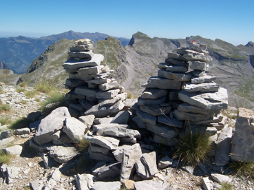 Foto: Datzberger Hans / Wandertour / Astraka und Gamila im Timfi-Gebirge / Gipfel Astraka (2438 m) und im Hintergrund der Gamila / 08.11.2007 17:32:38