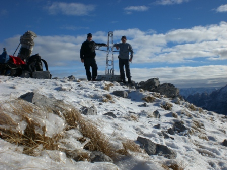 Foto: dobratsch11 / Wandertour / Due Pizzi (Zweispitz) 2048m / am Gipfel / 10.12.2007 12:18:03