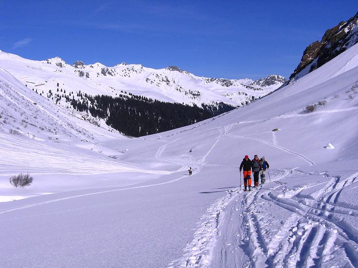 Foto: Andreas Koller / Skitour / Pulverschnee am Valzifenzer Grat (2515 m) / Anstieg von Gargellen weg / 17.02.2008 01:05:36