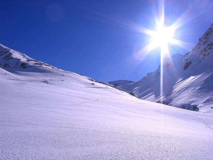 Foto: Andreas Koller / Skitour / Pulverschnee am Valzifenzer Grat (2515 m) / Pulverschnee im Valzifenzer Tal / 17.02.2008 01:05:21