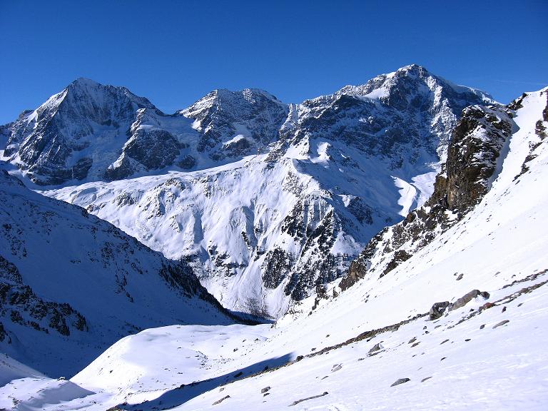 Foto: Andreas Koller / Skitour / Durch das Rosimtal auf die Schildspitze (3461m) / Das Suldener Dreigestirn: Königspitze (3859 m), Zebru (3735 m) und König Ortler (3905 m) / 22.02.2008 02:25:12