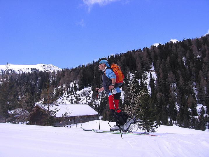 Foto: Andreas Koller / Skitour / Vom Bundschuh auf die Schwarzwand (2214 m) / Die Pfarralm / 06.04.2008 23:54:55
