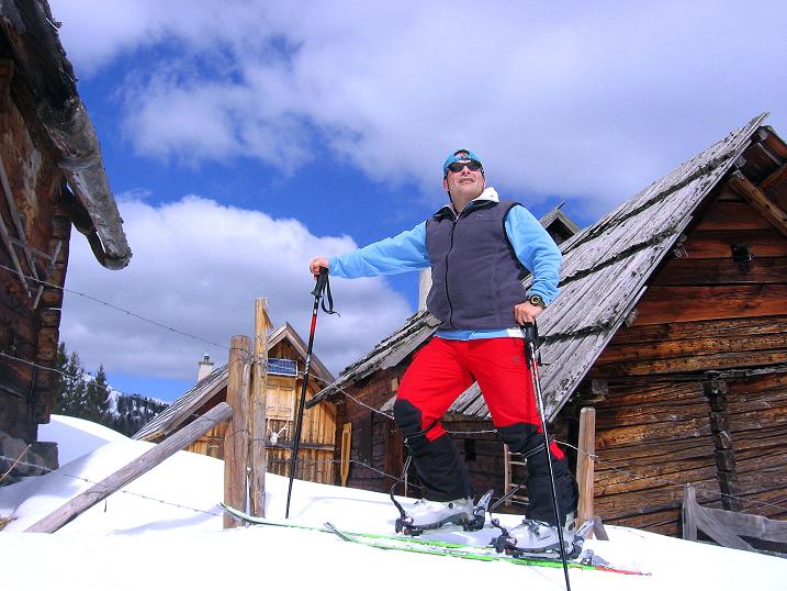 Foto: Andreas Koller / Skitour / Vom Bundschuh auf die Schwarzwand (2214 m) / Rast bei der Morawitzeralm / 06.04.2008 23:51:18