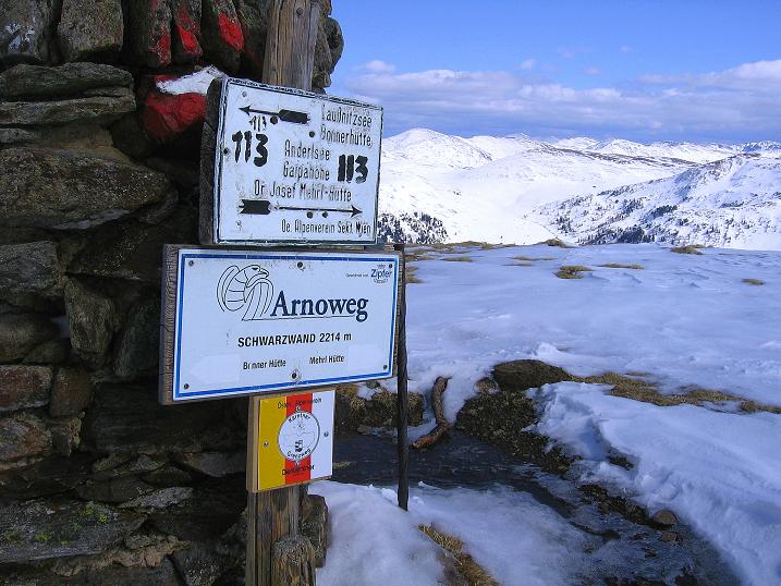 Foto: Andreas Koller / Skitour / Vom Bundschuh auf die Schwarzwand (2214 m) / Der Gipfelsteinmann / 06.04.2008 23:32:10