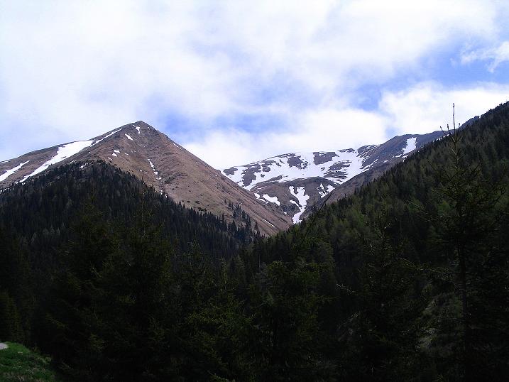 Foto: Andreas Koller / Wander Tour / Durch den Brandstätter Graben auf den Maierangerkogel (2356m) / Blick aus dem Brandstätter Graben auf den BRandstätterkogel / 20.05.2008 00:44:35