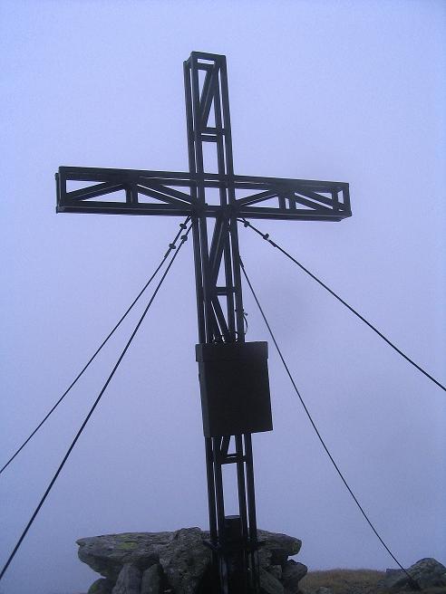 Foto: Andreas Koller / Wander Tour / Durch den Brandstätter Graben auf den Maierangerkogel (2356m) / Maierangerkogel Gipfelkreuz / 20.05.2008 00:28:04
