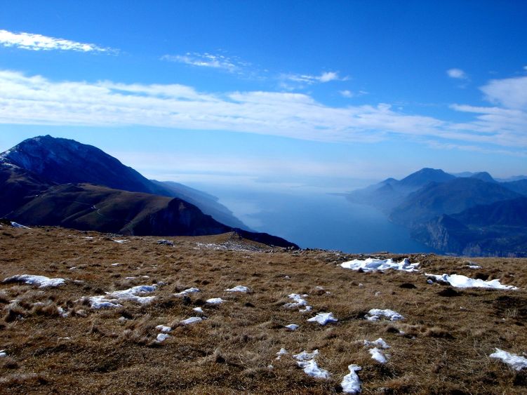 Foto: Manfred Karl / Wandertour / Auf einen Aussichtsberg der Extraklasse – Monte Altissimo di Nago / Gardasee / 05.06.2008 20:49:19