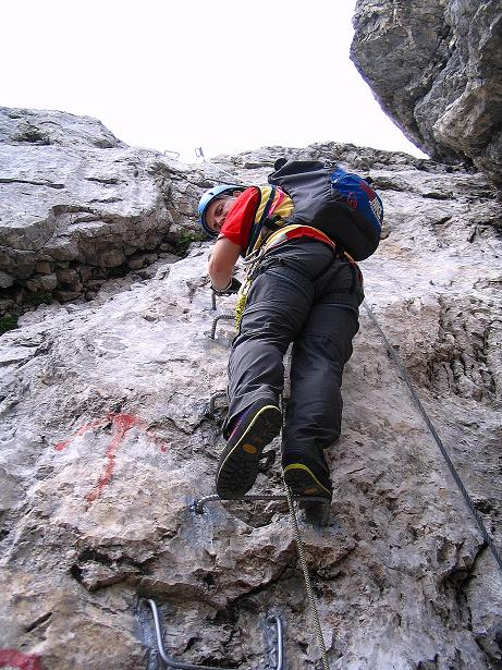 Foto: Andreas Koller / Klettersteigtour / Via Sartor auf den Hochweißstein / Monte Peralba (2694m) / Steiler Einstieg in die Wand / 10.09.2008 00:05:35