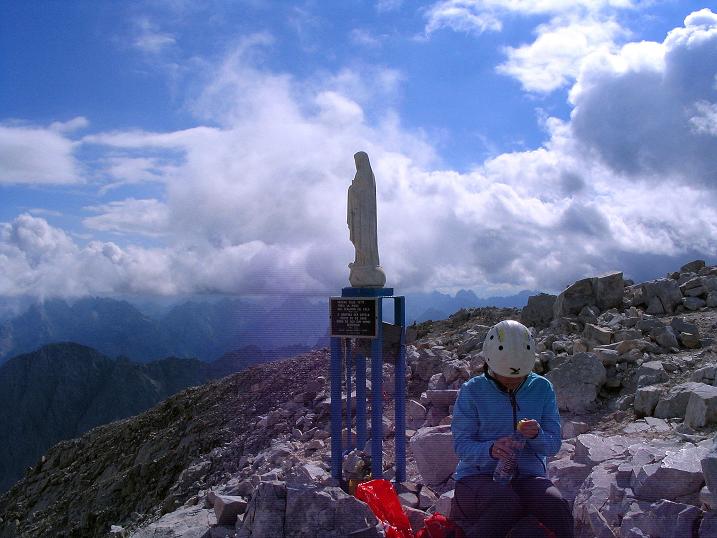 Foto: Andreas Koller / Klettersteigtour / Via Sartor auf den Hochweißstein / Monte Peralba (2694m) / Gipfelrast unter der Madonna / 09.09.2008 23:59:20