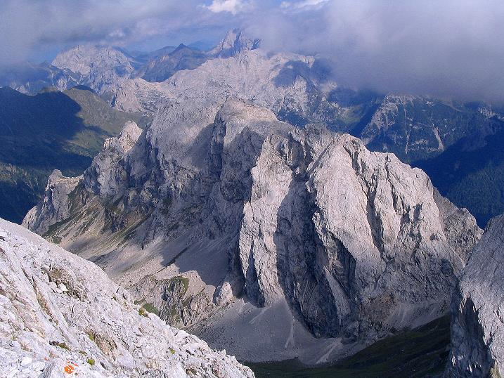 Foto: Andreas Koller / Klettersteigtour / Via Sartor auf den Hochweißstein / Monte Peralba (2694m) / Blick nach O auf den Karnischen Hauptkamm / 09.09.2008 23:58:24