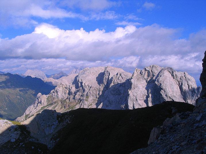 Foto: Andreas Koller / Klettersteigtour / Via Sartor auf den Hochweißstein / Monte Peralba (2694m) / Blick nach O in den Karnischen Hauptkamm / 09.09.2008 23:56:44