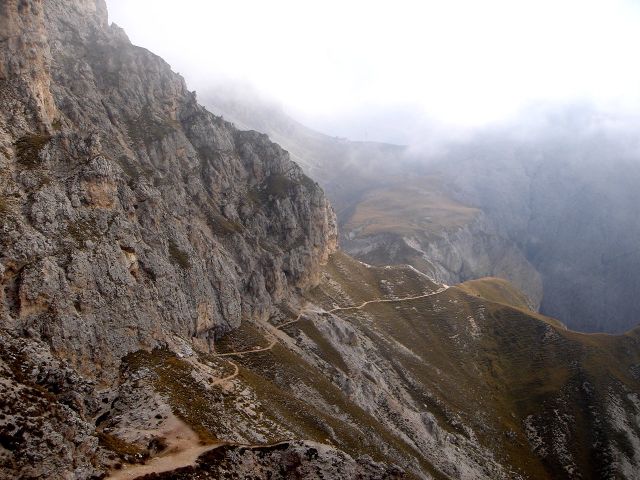 Foto: Manfred Karl / Klettersteig Tour / Über den Maximiliansteig auf die Roterdspitze / Der Weg zurück zum Tierser Alpl / 14.09.2008 10:36:41