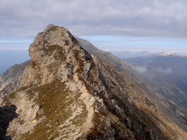 Foto: Manfred Karl / Klettersteig Tour / Über den Maximiliansteig auf die Roterdspitze / Teilweise ist der Steig ein wenig luftig / 14.09.2008 10:42:21