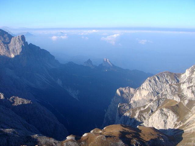 Foto: Manfred Karl / Klettersteig Tour / Über den Maximiliansteig auf die Roterdspitze / Morgenstimmung über dem Tschamintal / 14.09.2008 10:45:27
