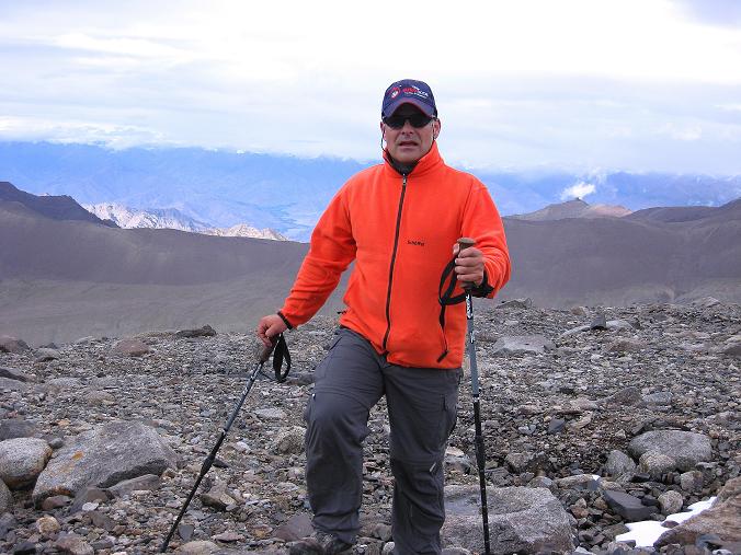 Foto: Andreas Koller / Wander Tour / Von Tachuntse auf den Nimaling Ri (5648m) / Am Nimaling Ri / 14.09.2008 00:24:16