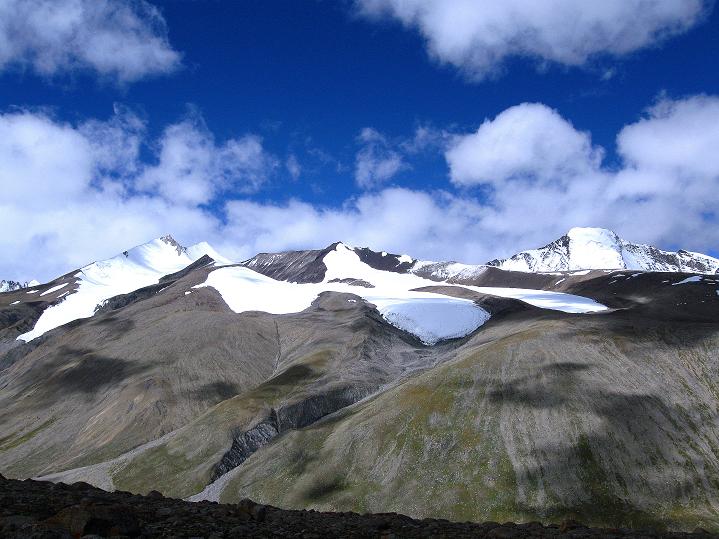 Foto: Andreas Koller / Wandertour / Aussichtsgipfel Uatse Ri (5673m) / Dzo Jongo (6217 m), Regoni Malai Ri (6033), Kang Yatse (6404 m) / 23.09.2008 00:39:58