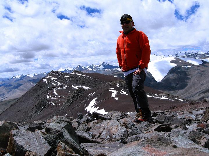 Foto: Andreas Koller / Wandertour / Aussichtsgipfel Uatse Ri (5673m) / Gipfel des Uatse Ri / 23.09.2008 00:37:09
