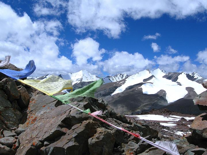 Foto: Andreas Koller / Wandertour / Aussichtsgipfel Uatse Ri (5673m) / Blick vom Uatse Ri nach W auf die 6000er über Nimaling / 23.09.2008 00:36:10