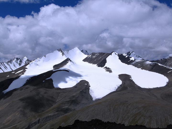 Foto: Andreas Koller / Wandertour / Aussichtsgipfel Uatse Ri (5673m) / Die Gletscher über Nimaling / 23.09.2008 00:34:28