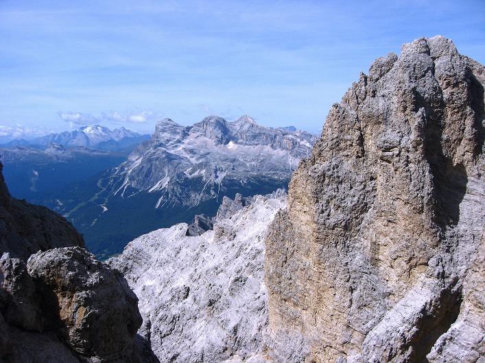 Foto: Andreas Koller / Klettersteigtour / Ferrata Marino Bianchi - Cristallo di Mezzo (3167 m) / Blick zu den Tofanen (3244 m) und zur Marmolada (3343 m) / 23.09.2008 01:35:17