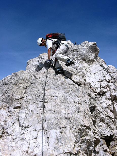 Foto: Andreas Koller / Klettersteigtour / Ferrata Marino Bianchi - Cristallo di Mezzo (3167 m) / Abklettern vom letzten steilen Felsaufschwung / 23.09.2008 01:29:18