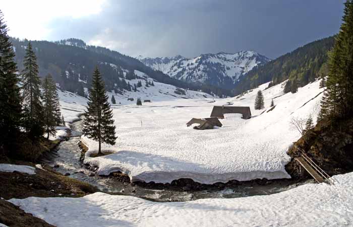 Foto: vince 51 / Schneeschuhtour / Mit Schneeschuhen auf den Hohen Freschen / Die Hintere Garnitzaalpe / 20.11.2008 22:44:12