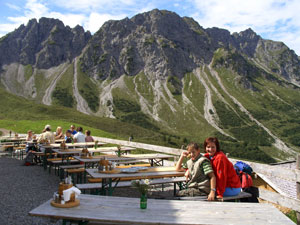 Foto: Datzi / Wandertour / Rundtour im Gr. Walsertal auf die Rote Wand ( Biwak ) / Blick zum Birnhorn ( rechte Spitze ) / 06.12.2008 18:37:05