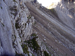 Foto: Datzi / Wandertour / Rundtour im Gr. Walsertal auf die Rote Wand ( Biwak ) / Einstieg zur Rotenwand mit Übergang zur Scharte u. Abstieg zum Formarinesee / 06.12.2008 18:38:08
