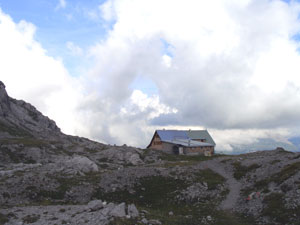 Foto: Datzi / Wandertour / Rundtour im Gr. Walsertal auf die Rote Wand ( Biwak ) / Göppingerhütte / 06.12.2008 18:39:58