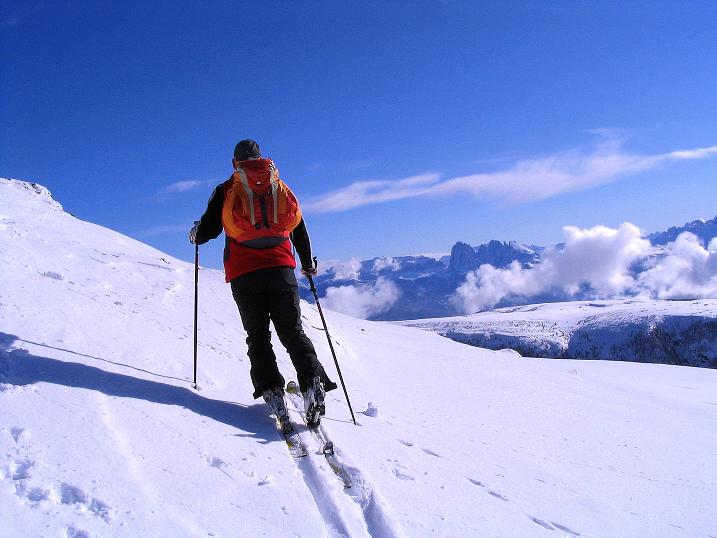 Foto: Andreas Koller / Skitour / Von Reinswald auf die Getrumspitze (2589m) / Der Langkofel (3181 m) wirkt imposant / 15.12.2008 02:58:43
