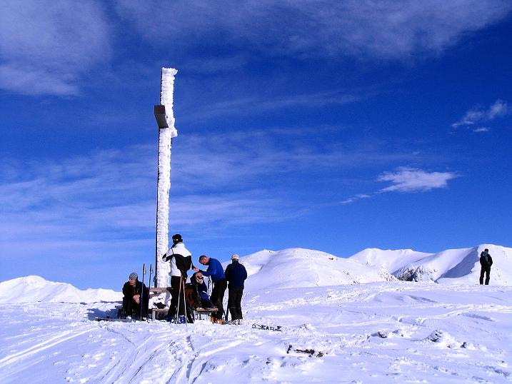 Foto: Andreas Koller / Skitour / Von Reinswald auf die Getrumspitze (2589m) / Sättlespitze Gipfelkreuz / 15.12.2008 02:56:40
