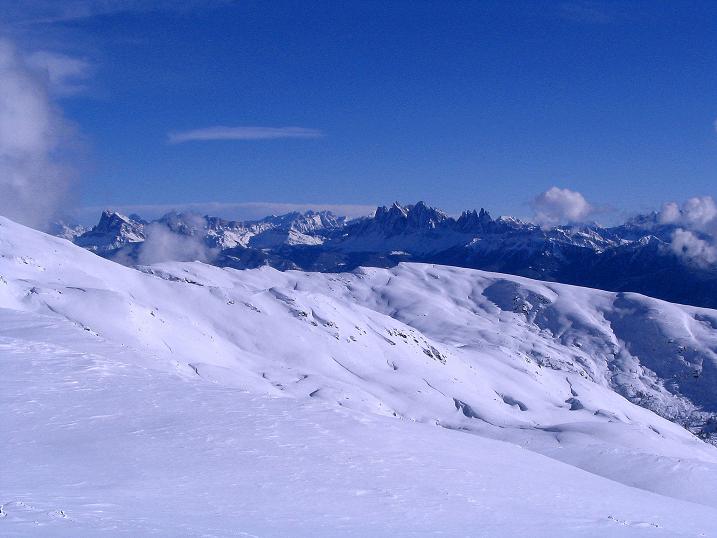 Foto: Andreas Koller / Skitour / Von Reinswald auf die Getrumspitze (2589m) / Blick zur Geislergruppe in den Dolomiten / 15.12.2008 02:52:57