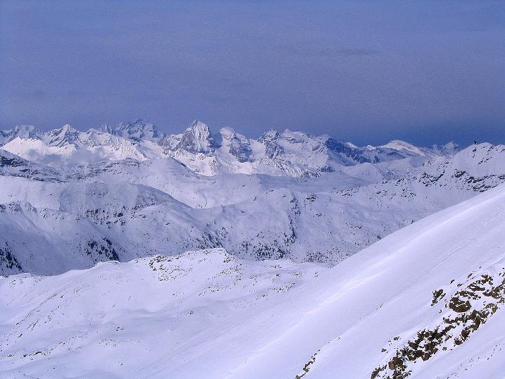 Foto: Andreas Koller / Skitour / Von Reinswald auf die Getrumspitze (2589m) / Blick nach N in die Sarntaler und südlichen Stubaier Alpen / 15.12.2008 02:48:14