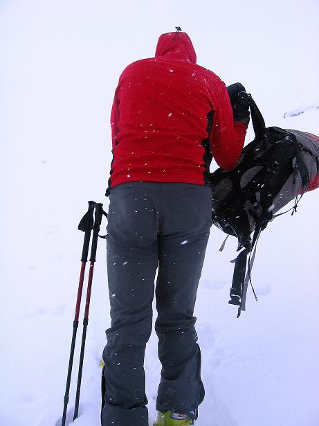 Foto: Andreas Koller / Skitour / Aus dem Val Müstair auf den Piz Dora (2951m) / Letzte Rast vor dem Gipfelsturm / 23.12.2008 16:13:48
