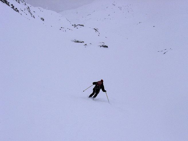 Foto: Andreas Koller / Skitour / Aus dem Val Müstair auf den Piz Dora (2951m) / Traumhänge hinab vom Piz Dora / 23.12.2008 16:10:07