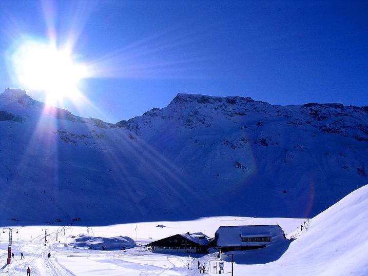 Foto: Andreas Koller / Skitour / Von der Engstligenalp auf das Chindbettihorn (2691m) / Engstligenalp gegen Großstrubel (3243 m) / 09.01.2009 23:50:40