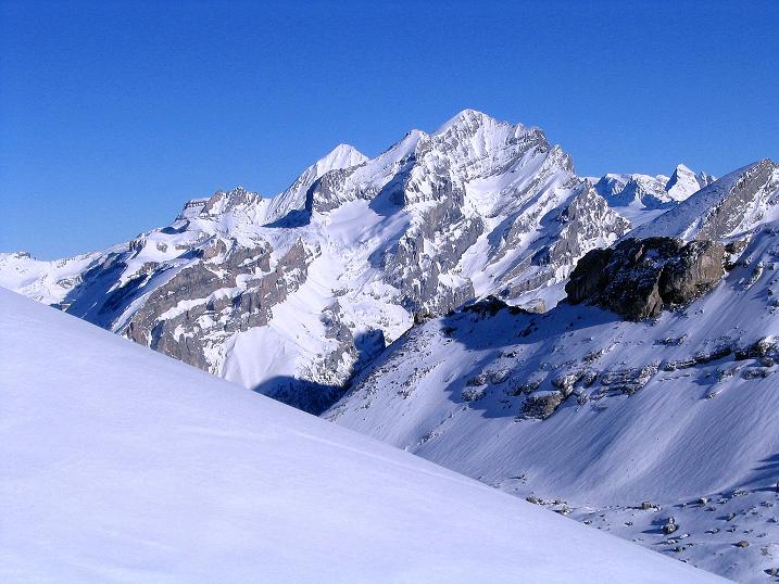 Foto: Andreas Koller / Skitour / Von der Engstligenalp auf das Chindbettihorn (2691m) / Blümlisalp (3661 m) / 09.01.2009 23:48:01