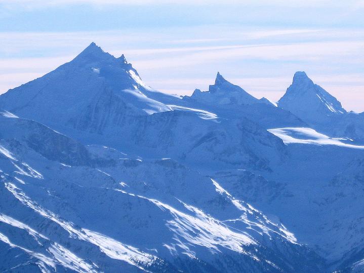 Foto: Andreas Koller / Skitour / Von der Lauchernalp aufs Hockenhorn (3293m) / Weißhorn (4505 m), Zinalrothorn (4221 m), Matterhorn (4478 m) / 12.01.2009 19:28:07