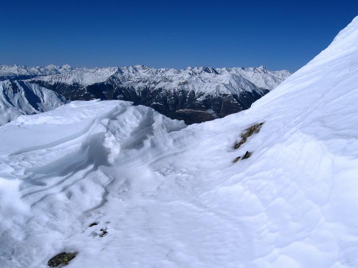 Foto: Andreas Koller / Skitour / Flimspitze (3113m) - Skidreitausender par excellence / Blick vom Grat in die Ötztaler Alpen / 02.03.2009 19:30:30