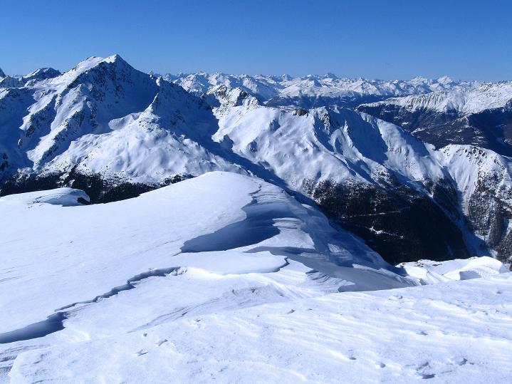 Foto: Andreas Koller / Skitour / Flimspitze (3113m) - Skidreitausender par excellence / Blick von der Gipfelfläche nach W / 02.03.2009 19:23:33